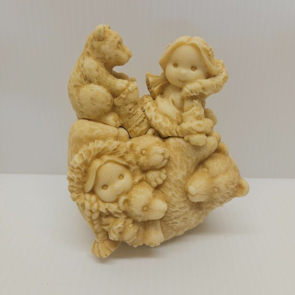 Friends of the Feather Box Enesco Karen Hahn 1987 Yupik Inuit Kids and Bears - Picture 1 of 7